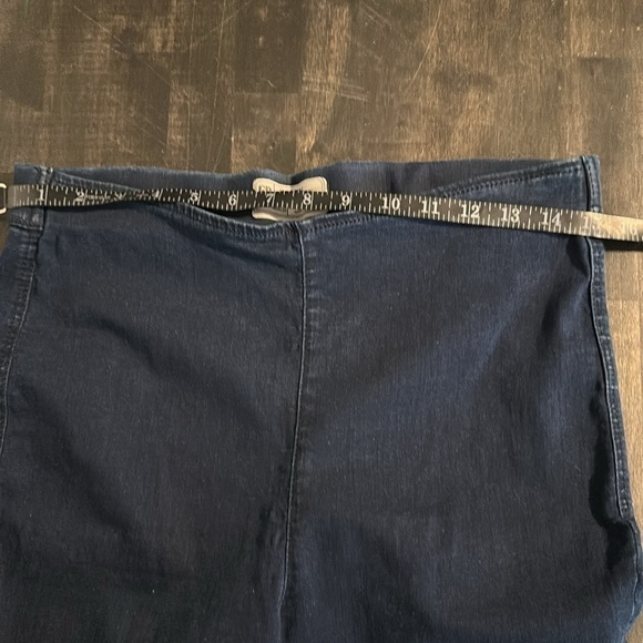 Free People High Waisted Dark Wash Frayed Hem Jeggings size 30 Long - Picture 4 of 6